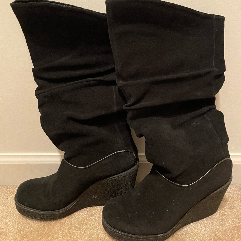Black Aldo wedge boots